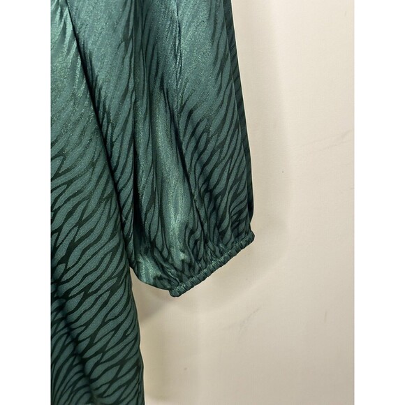 Lulu’s Place In My Heart Forest Green Tiger-Embossed Button-Up Dress Sz Small - Picture 6 of 8